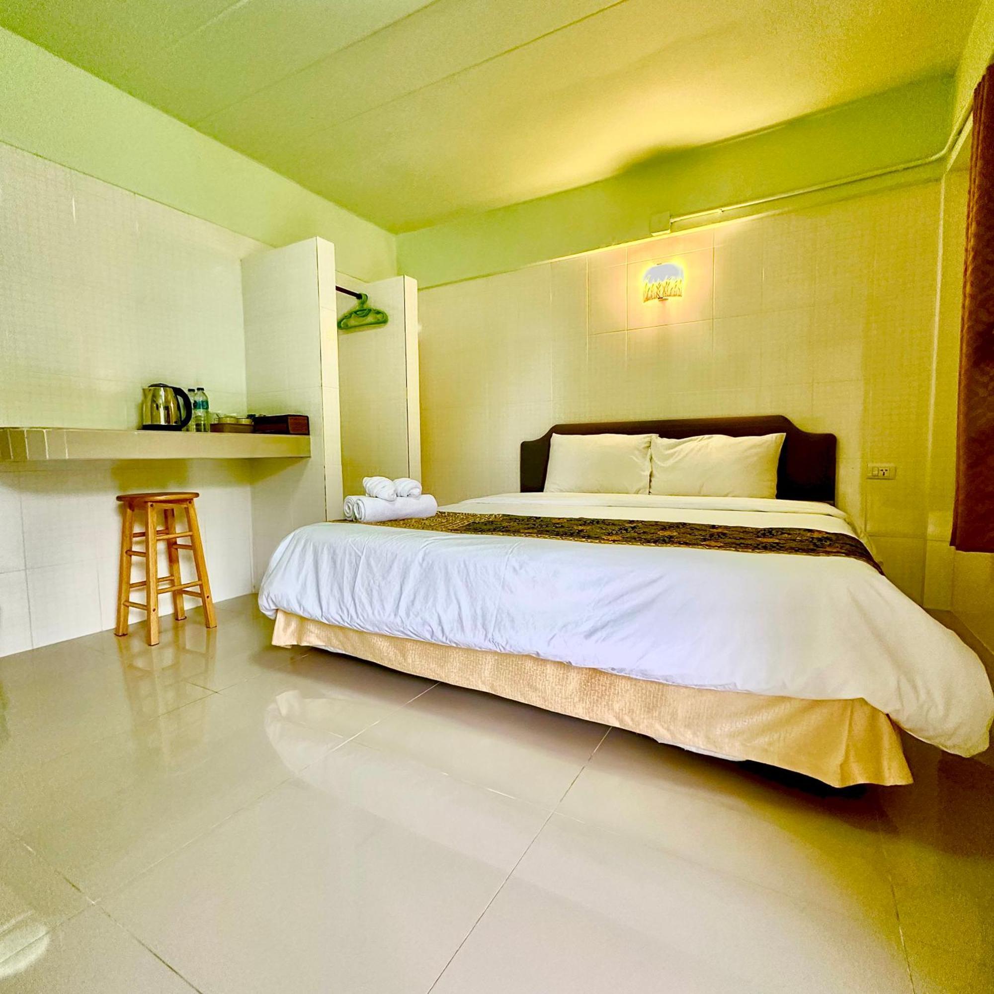 Chamil House Hotell Ban Ko En Exteriör bild